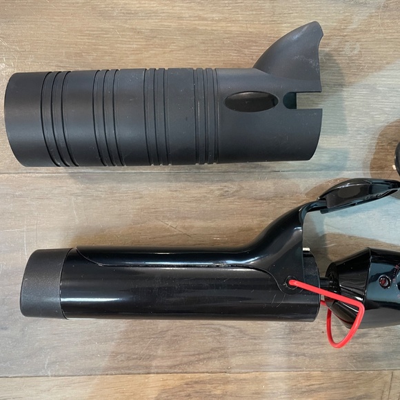 Excellent Condition Ceramic Curling Iron with Protective Cover - Picture 9 of 11